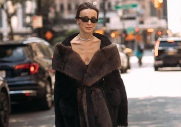 Toda mujer con estilo necesita un abrigo de piel corto o largo: los favoritos de la nueva colección